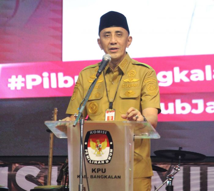Hadiri Deklarasi KPU, Pj Bupati Bangkalan: PNS Boleh Ikut Kampanye, Tapi Dilarang Dukung Paslon Hadiri Deklarasi KPU, Pj Bupati Bangkalan: PNS Boleh Ikut Kampanye, Tapi Dilarang Dukung Paslon