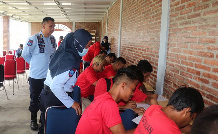 Cegah Penyalahgunaan Narkoba, Lasdaun dan BNNK Nganjuk Gelar Tes Urine Cegah Penyalahgunaan Narkoba, Lasdaun dan BNNK Nganjuk Gelar Tes Urine