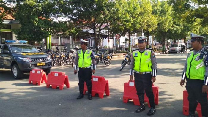 Demi Kemanaan Rekapitulasi, Area Sekitar Gedung KPU Tuban Disterilkan