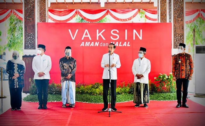 Jokowi: Vaksin AstraZeneca akan Digunakan di Lingkungan Pondok Pesantren Jokowi: Vaksin AstraZeneca akan Digunakan di Lingkungan Pondok Pesantren