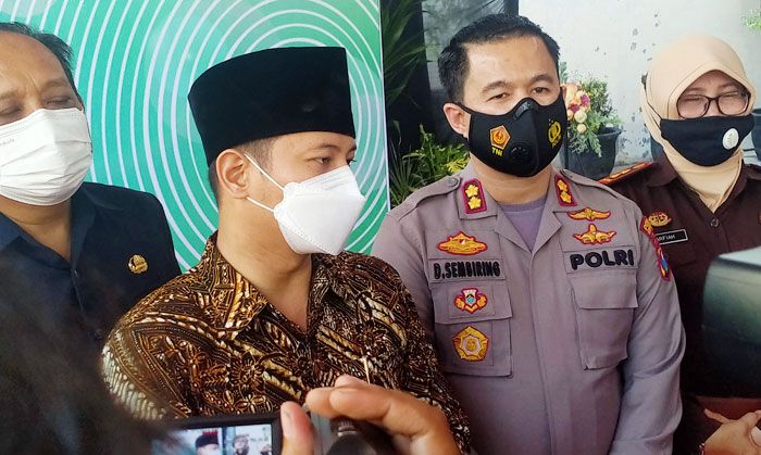Resmikan Caffe Pelayanan Publik Pertama, Bupati Arifin Janjikan Bakal Ada di Tiap Kantor Desa Resmikan Caffe Pelayanan Publik Pertama, Bupati Arifin Janjikan Bakal Ada di Tiap Kantor Desa
