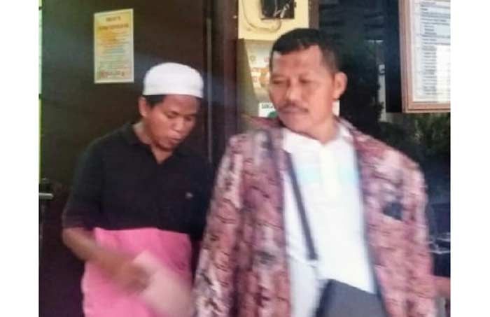 Pembobol Uang Jutaan Rupiah di Jok Sepeda Motor di Pamekasan Terekam CCTV Pembobol Uang Jutaan Rupiah di Jok Sepeda Motor di Pamekasan Terekam CCTV