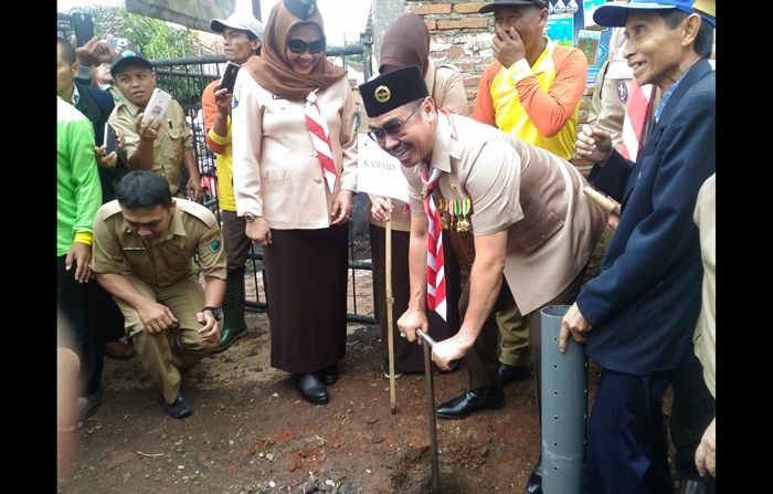 Cegah Banjir, Wali Kota Malang Bersama Kwarcab Buat 27.000 Biopori