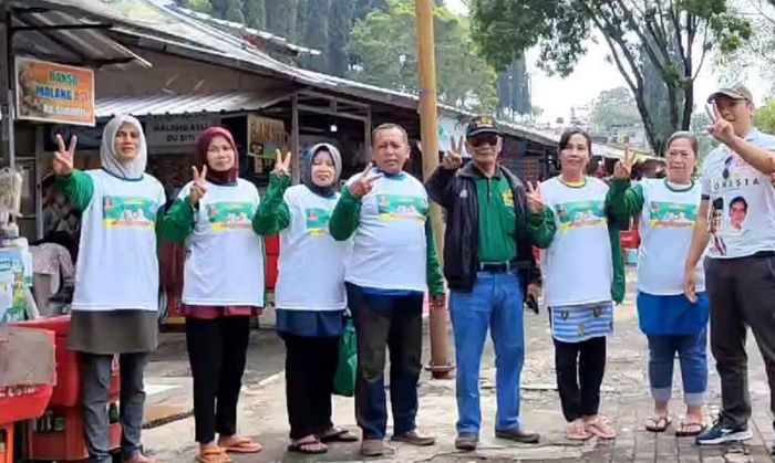 Gaet Dukungan untuk Prabowo-Gibran, RGS Indonesia Borong Dagangan PKL di Selecta Gaet Dukungan untuk Prabowo-Gibran, RGS Indonesia Borong Dagangan PKL di Selecta