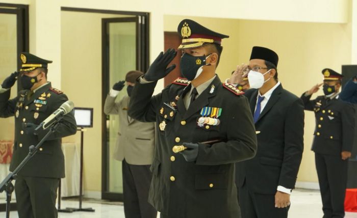 Polresta Sidoarjo Bersama Forkopimda Ikuti Upacara Hari Bhayangkara ke-75 Secara Virtual Polresta Sidoarjo Bersama Forkopimda Ikuti Upacara Hari Bhayangkara ke-75 Secara Virtual