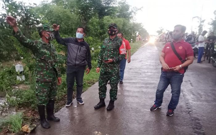 Dandim Ngawi Tinjau Beberapa Desa yang Terendam Banjir Dandim Ngawi Tinjau Beberapa Desa yang Terendam Banjir