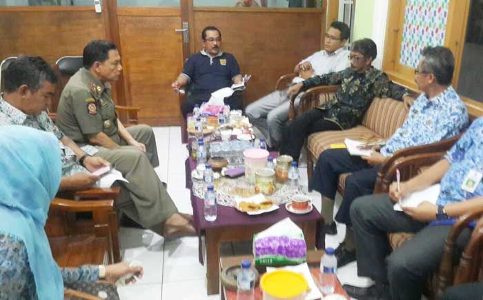Kadin Gresik Kritik Pemkab dan DPRD, Dinilai Tak Serius Selesaikan Kasus PT Dwi Raksa Kadin Gresik Kritik Pemkab dan DPRD, Dinilai Tak Serius Selesaikan Kasus PT Dwi Raksa