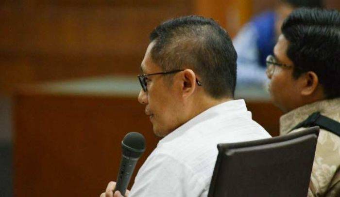 Anas Urbaningrum Akui Terima Barang Mewah dari Nazaruddin Anas Urbaningrum Akui Terima Barang Mewah dari Nazaruddin