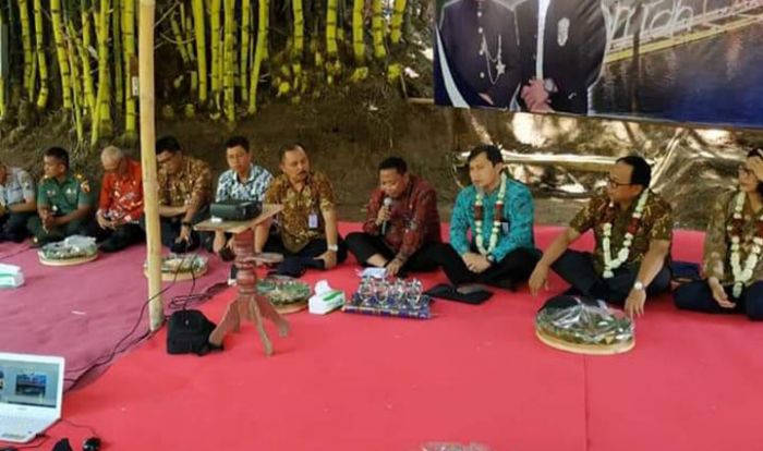 Bupati Blitar Sambut Kedatangan Tim Penilaian Pokmaswas di Badher Bank Binangun Bupati Blitar Sambut Kedatangan Tim Penilaian Pokmaswas di Badher Bank Binangun