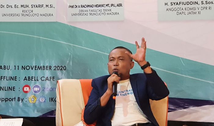 Jadi Pemateri Talkshow, Syafiuddin Asmoro: Pemuda Harus Ambil Peran Wujudkan Pembangunan di Madura Jadi Pemateri Talkshow, Syafiuddin Asmoro: Pemuda Harus Ambil Peran Wujudkan Pembangunan di Madura