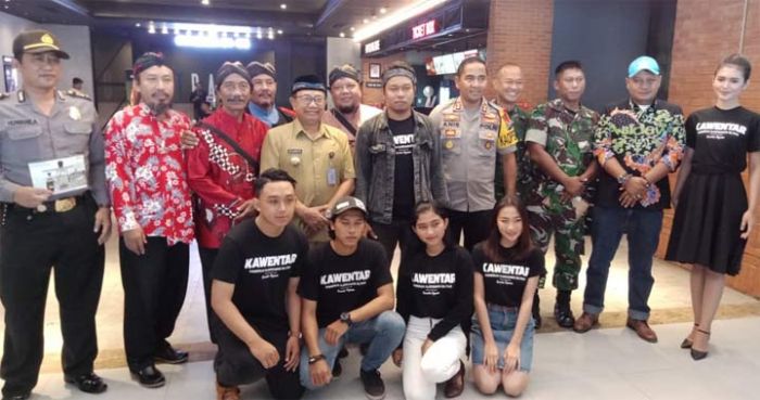 Bupati Blitar Nonton Bareng Film Kawentar yang Mulai Tayang di Bioskop Bupati Blitar Nonton Bareng Film Kawentar yang Mulai Tayang di Bioskop