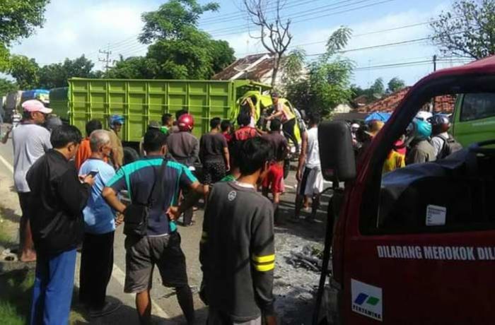 Adu Moncong Dua Truk di Tuban, 1 Orang Meninggal dan 3 Luka-luka