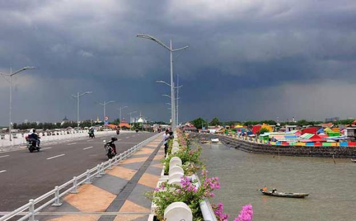 Solusi Pemkot Surabaya Kurangi Sampah Masuk ke TPA dan Pantai Solusi Pemkot Surabaya Kurangi Sampah Masuk ke TPA dan Pantai