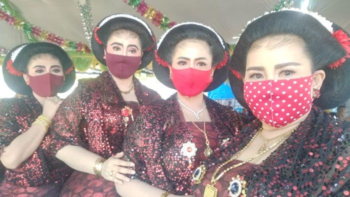 Sempat Batal Tiga Kali, Tayuban Hajatan Ultah di Kerek Tuban Berjalan Lancar Sempat Batal Tiga Kali, Tayuban Hajatan Ultah di Kerek Tuban Berjalan Lancar