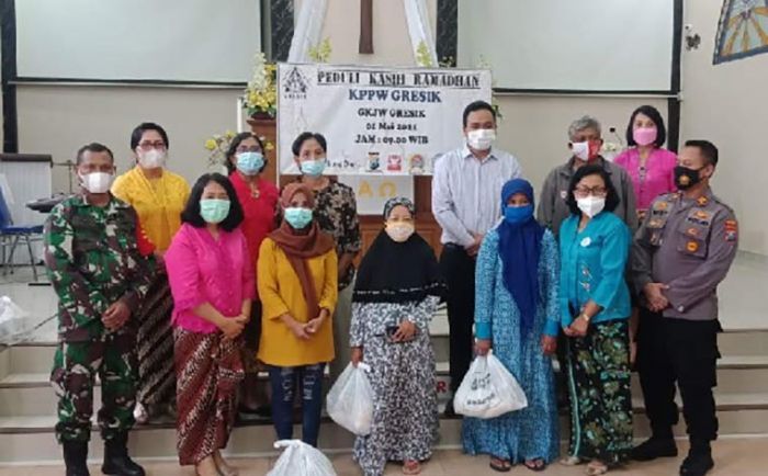 Ramadan, Gereja Kristen Jawi Wetan Gresik Gelar Bazar dan Bagikan Sembako Ramadan, Gereja Kristen Jawi Wetan Gresik Gelar Bazar dan Bagikan Sembako