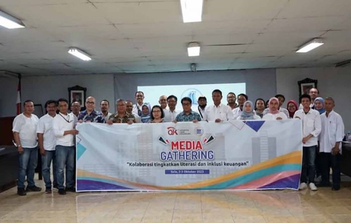 OJK Kediri Ajak Awak Media Kunjungi PT Dan Liris OJK Kediri Ajak Awak Media Kunjungi PT Dan Liris