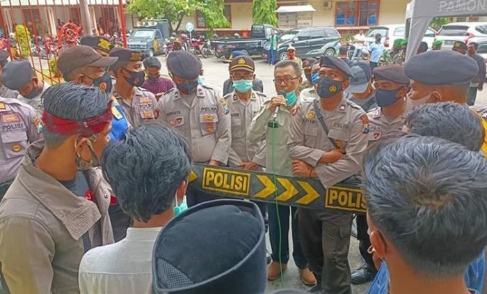 Datangi Kantor BPBD Pamekasan, FKMPP Pertanyakan Dana Bantuan Penanganan Covid-19 Datangi Kantor BPBD Pamekasan, FKMPP Pertanyakan Dana Bantuan Penanganan Covid-19