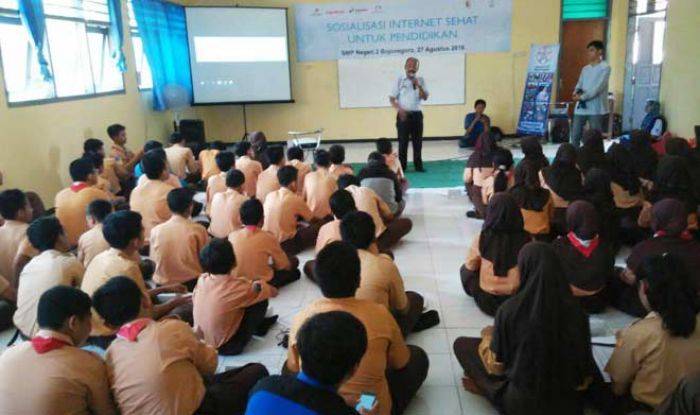 Relawan TIK Bojonegoro Sosialisasi Bahaya Internet