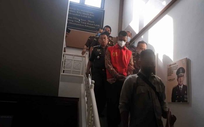 Terbukti Potong Dana BOP Masa Pandemi Covid-19, Staf Kemenag Nganjuk Ditahan! Terbukti Potong Dana BOP Masa Pandemi Covid-19, Staf Kemenag Nganjuk Ditahan!