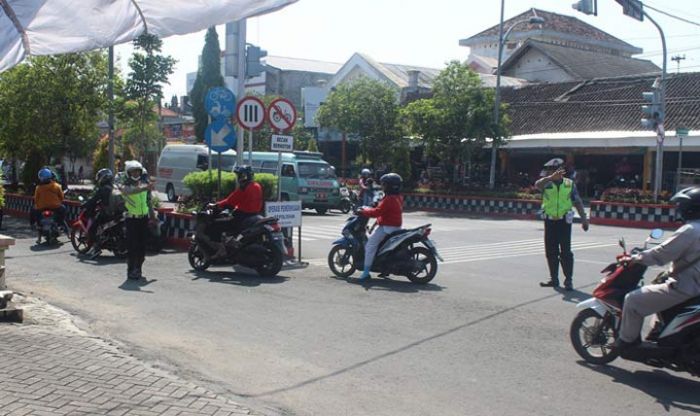 Tekan Laka, Satlantas Polres Ngawi Gelar Razia Pengendara R2 dan R4