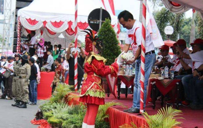 Pawai Kebangsaan Kota Blitar Dimeriahkan 102 Peserta Pawai Kebangsaan Kota Blitar Dimeriahkan 102 Peserta