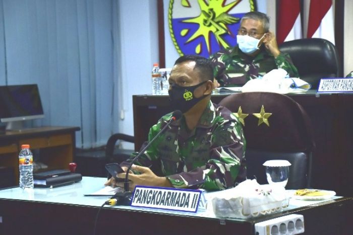 Pangkoarmada II Ikuti Vicon Panglima TNI Bahas Disiplin Prokes dan Netralitas di Pilkada Pangkoarmada II Ikuti Vicon Panglima TNI Bahas Disiplin Prokes dan Netralitas di Pilkada