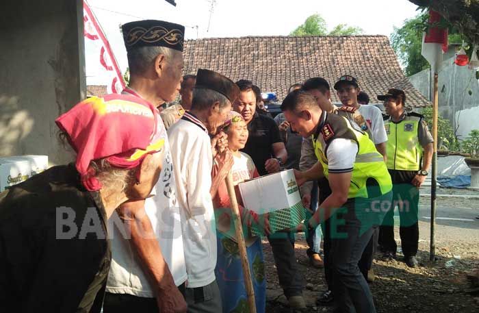 Telusuri Pelosok Desa, Polres Jombang Gelar Bakti Sosial dan Monitoring Titik Rawan Kebakaran Hutan