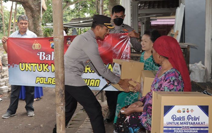 Bersama Polsek Sukorejo, Polres Pasuruan Gelar Bakti Sosial di Desa Wonokerto Bersama Polsek Sukorejo, Polres Pasuruan Gelar Bakti Sosial di Desa Wonokerto