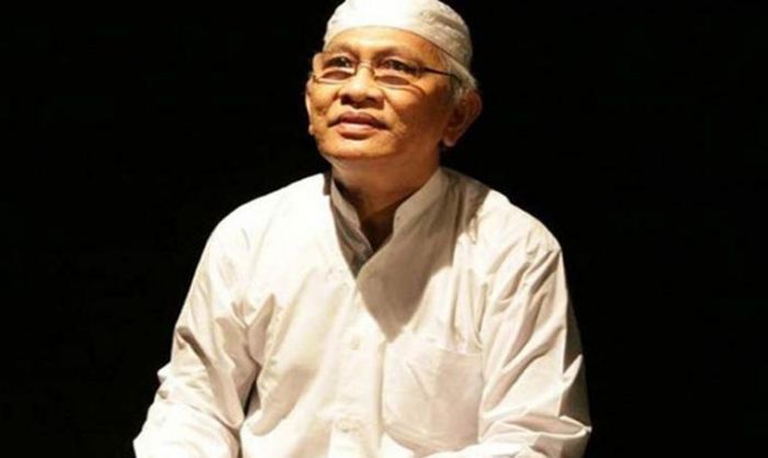 Doa Nyoblos di TPS Mohon Pemimpin Penuh Kasih, Tidak Dzalim, Inilah Ijazah dari Gus Mus Doa Nyoblos di TPS Mohon Pemimpin Penuh Kasih, Tidak Dzalim, Inilah Ijazah dari Gus Mus