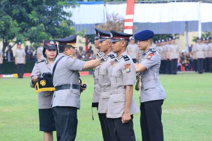 Tutup Diktuk Bintara Polri 2022 di SPN Mojokerto, Kapolda Jatim: Polri Harus Memiliki Keimanan Tutup Diktuk Bintara Polri 2022 di SPN Mojokerto, Kapolda Jatim: Polri Harus Memiliki Keimanan