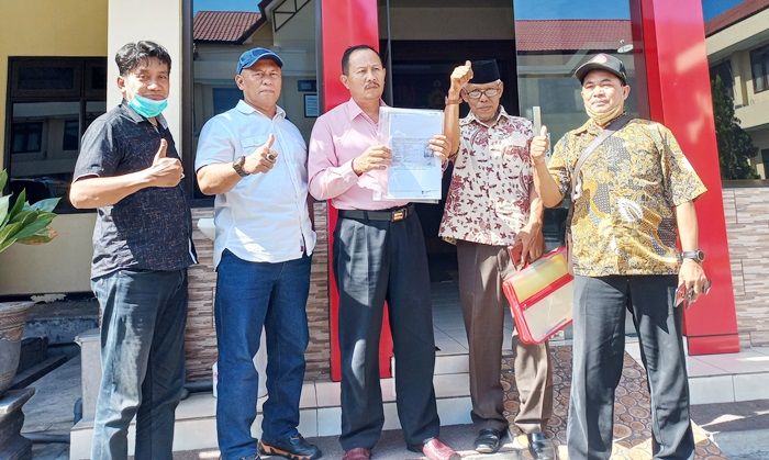 Barisan Pembela Pondok Pesantren Laporkan Ketua LP2KP Kabupaten Mojokerto ke Polisi Barisan Pembela Pondok Pesantren Laporkan Ketua LP2KP Kabupaten Mojokerto ke Polisi