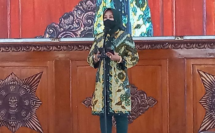 Ning Ita Hadiri Pelantikan Pengurus Baru PMII Mojokerto Ning Ita Hadiri Pelantikan Pengurus Baru PMII Mojokerto