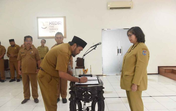 Pj Wali Kota Kediri Lantik dan Ambil Sumpah Jabatan 6 Pejabat Fungsional Pj Wali Kota Kediri Lantik dan Ambil Sumpah Jabatan 6 Pejabat Fungsional