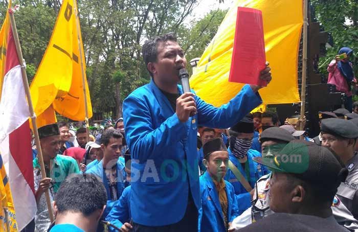 PMII Bojonegoro Beri Rapor Merah untuk Bupati Suyoto PMII Bojonegoro Beri Rapor Merah untuk Bupati Suyoto