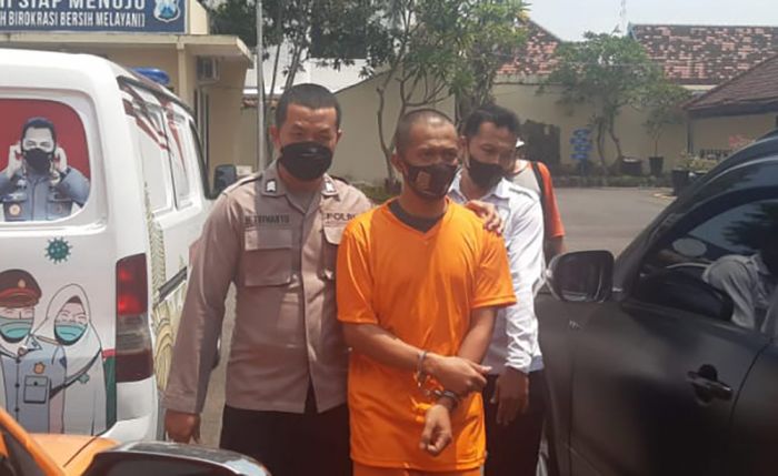Jual Istri untuk Layanan Threesome, Pria Asal Tulungagung Diringkus Polisi Jual Istri untuk Layanan Threesome, Pria Asal Tulungagung Diringkus Polisi