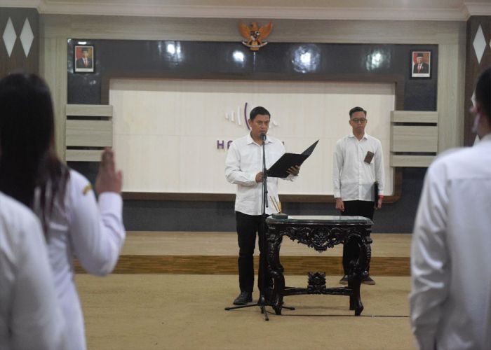 Wali Kota Ambil Sumpah dan Lantik 52 Pejabat di Lingkungan Pemkot Kediri Wali Kota Ambil Sumpah dan Lantik 52 Pejabat di Lingkungan Pemkot Kediri