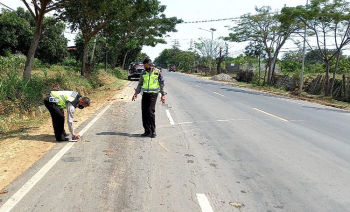 Kurang Konsentrasi Saat Berbelok, Ibu-Ibu di Tuban Dihantam Pajero hingga Patah Kaki