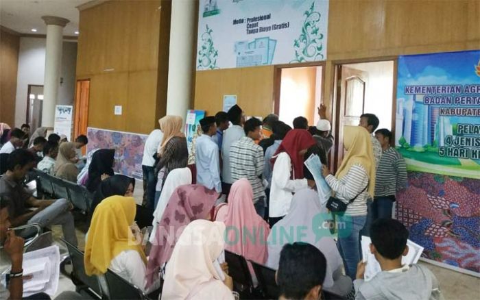 Pelayanan Mall Pelayanan Publik Kabupaten Pamekasan Masih Dikeluhkan Lelet Pelayanan Mall Pelayanan Publik Kabupaten Pamekasan Masih Dikeluhkan Lelet