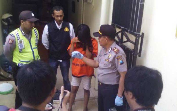 Edarkan Sabu, Ibu Cantik Dibekuk Edarkan Sabu, Ibu Cantik Dibekuk