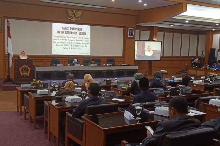 DPRD Gresik Tanggapi Usulan Ranperda Pembangunan Industri Prakarsa Eksekutif DPRD Gresik Tanggapi Usulan Ranperda Pembangunan Industri Prakarsa Eksekutif
