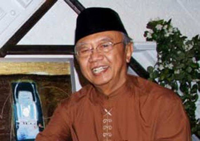 Gus Solah Hadiri Pembangunan Pesantren Tebuireng IV di Riau Gus Solah Hadiri Pembangunan Pesantren Tebuireng IV di Riau