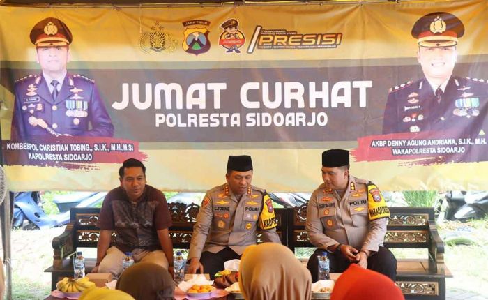 Berikut Pesan Kamtibmas Kapolresta Sidoarjo untuk Warga Kalisampurno saat Jumat Curhat Berikut Pesan Kamtibmas Kapolresta Sidoarjo untuk Warga Kalisampurno saat Jumat Curhat