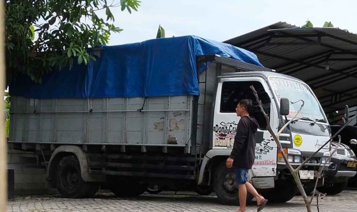 Polisi Amankan Truk Bermuatan 1.500 Liter Solar di Tuban Polisi Amankan Truk Bermuatan 1.500 Liter Solar di Tuban