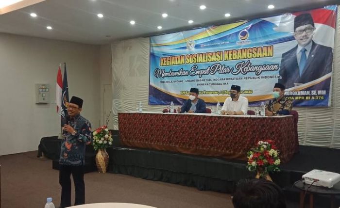 Pilkada 2020: Ketua Kapoksi Komisi II DPR RI Ajak Masyarakat Pasuruan Terapkan 4 Pilar Kebangsaan Pilkada 2020: Ketua Kapoksi Komisi II DPR RI Ajak Masyarakat Pasuruan Terapkan 4 Pilar Kebangsaan