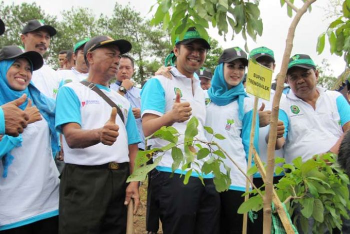 Agenda Rutin One Billion Indonesia Trees Dispertahutbun Trenggalek, Sarana Edukasi bagi Masyarakat Agenda Rutin One Billion Indonesia Trees Dispertahutbun Trenggalek, Sarana Edukasi bagi Masyarakat