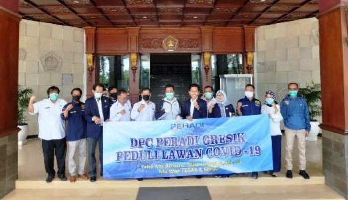 Peduli Dampak Covid-19, Peradi Gresik Serahkan Sembako dan Masker kepada Satgas Peduli Dampak Covid-19, Peradi Gresik Serahkan Sembako dan Masker kepada Satgas