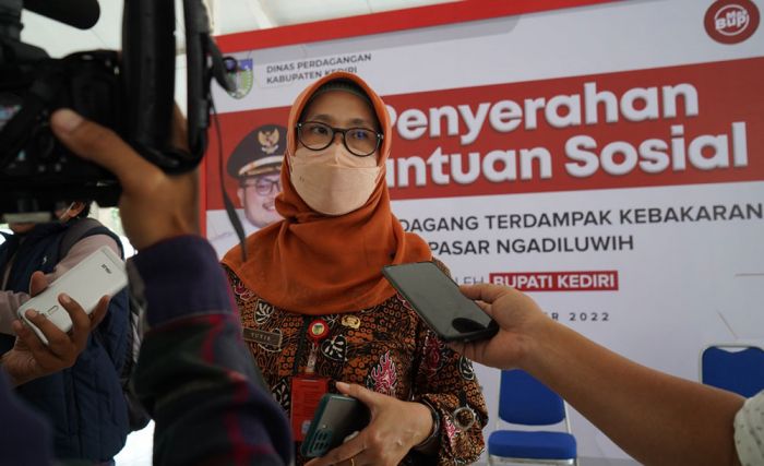 Pemkab Kediri Berikan Bantuan Modal Bagi Pedagang Pasar Ngadiluwih Terdampak Kebakaran