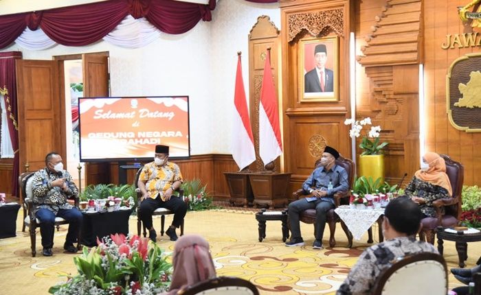 Sukses Turunkan Kemiskinan, KAHMI Jatim Apresiasi Prestasi Gubernur Khofifah Sukses Turunkan Kemiskinan, KAHMI Jatim Apresiasi Prestasi Gubernur Khofifah