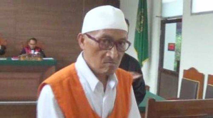 Divonis Hakim 20 Tahun, Pembunuh Anak-Istri di Malang Serang Wartawan Divonis Hakim 20 Tahun, Pembunuh Anak-Istri di Malang Serang Wartawan