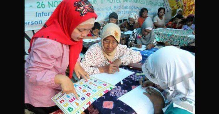 Pemkab Bondowoso Targetkan 2016 Bebas dari Buta Aksara Pemkab Bondowoso Targetkan 2016 Bebas dari Buta Aksara